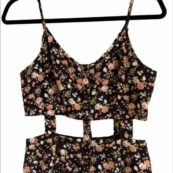 UO Pins & Needles Caged cut-out floral Maxi Dress - Picture 5 of 6